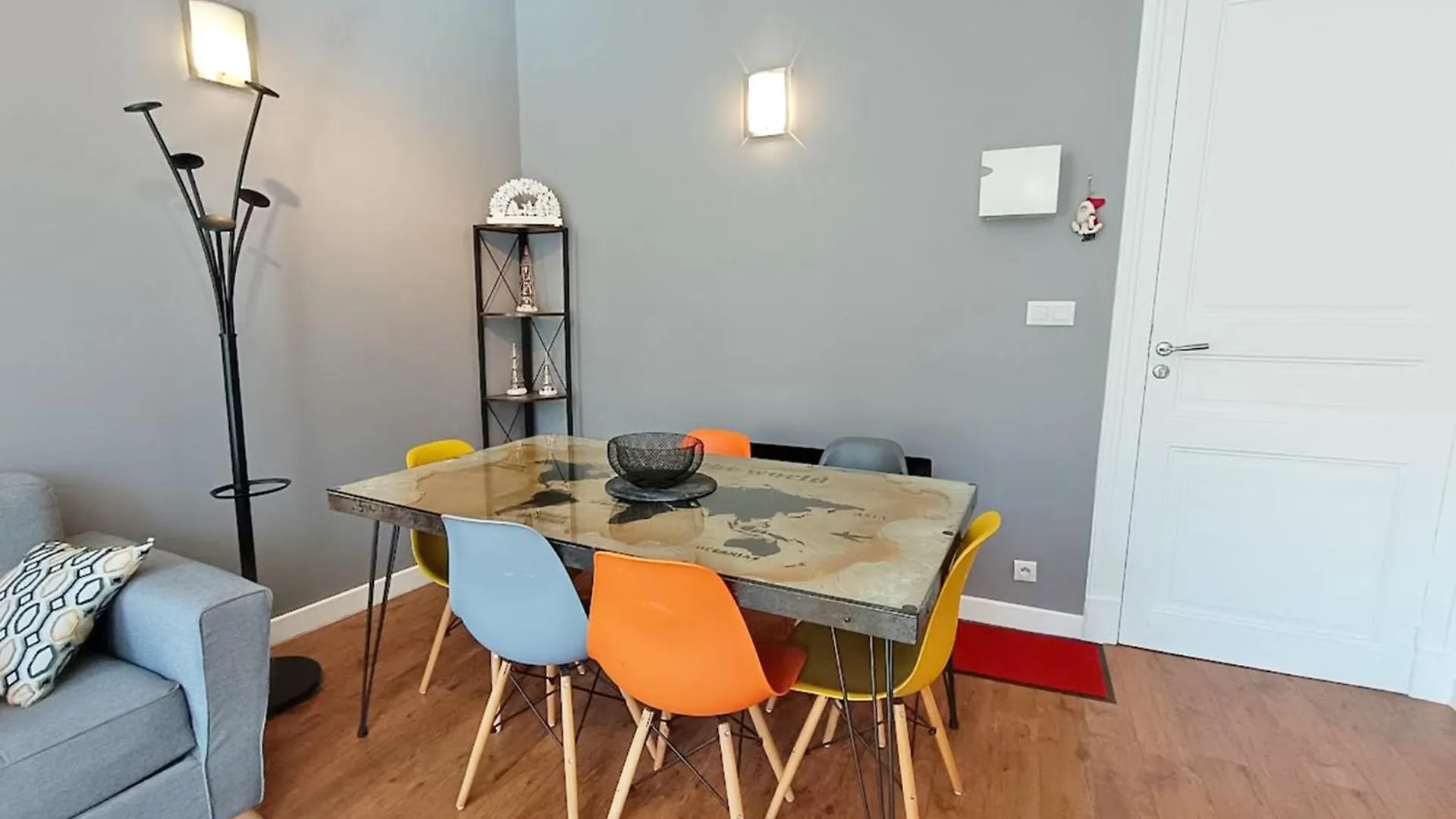 Luchon Holidays, Parking, Wifi, Balcon, Cave, T3 8 Personnes Bagnères-de-Luchon Lejlighed