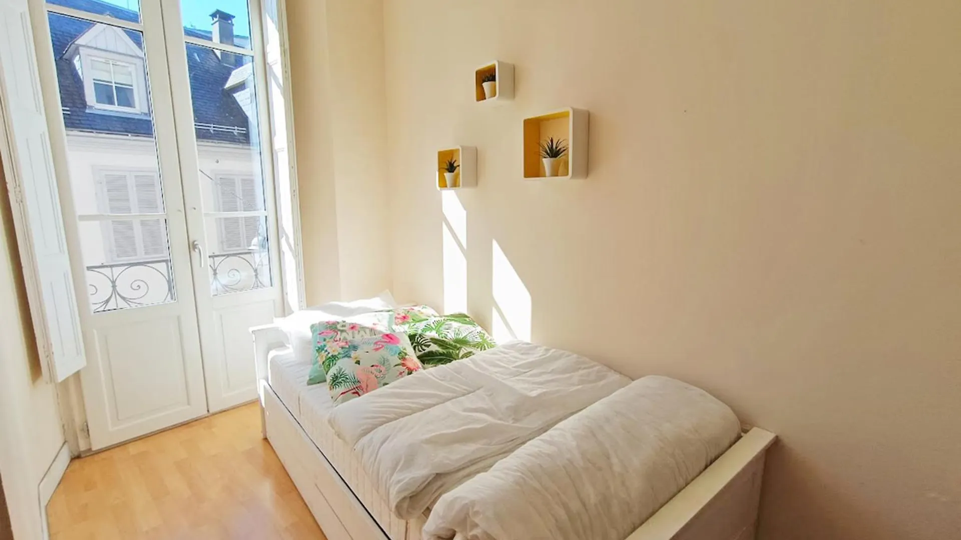 Luchon Holidays, Parking, Wifi, Balcon, Cave, T3 8 Personnes Bagnères-de-Luchon