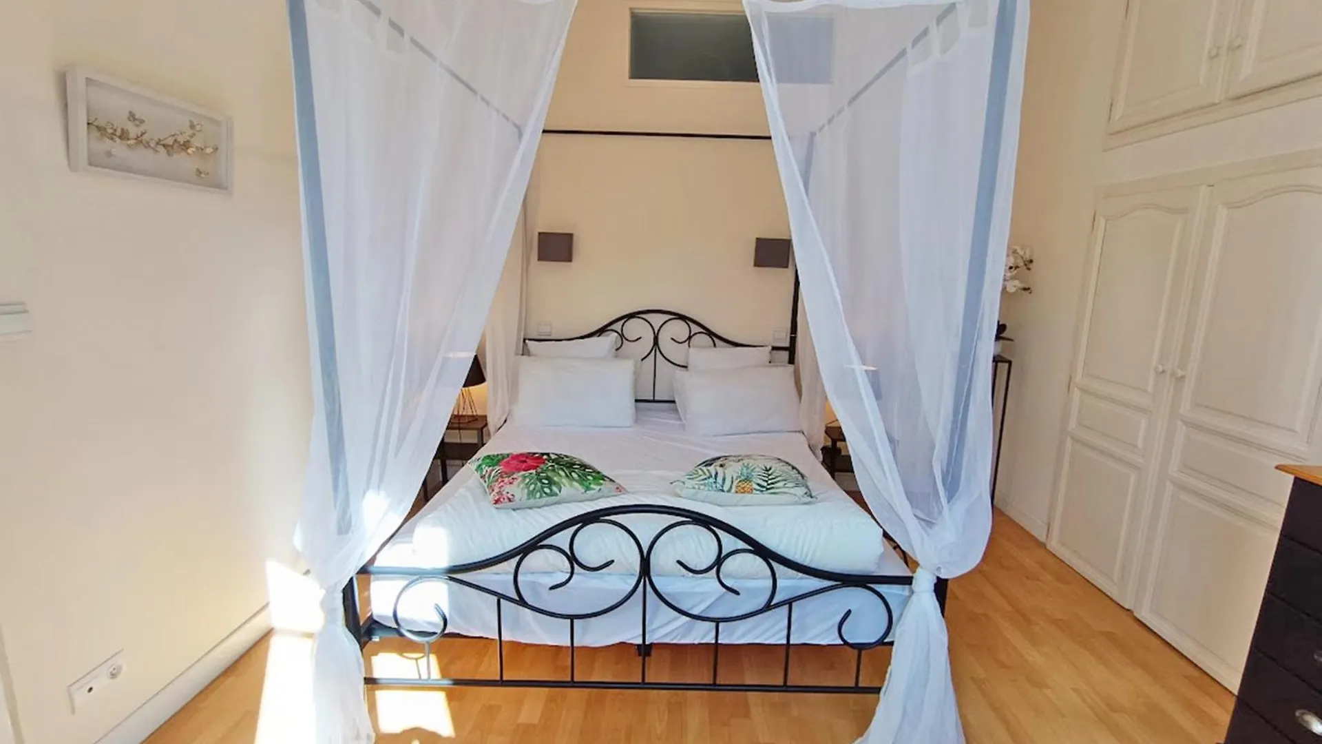 Luchon Holidays, Parking, Wifi, Balcon, Cave, T3 8 Personnes Bagnères-de-Luchon Lejlighed