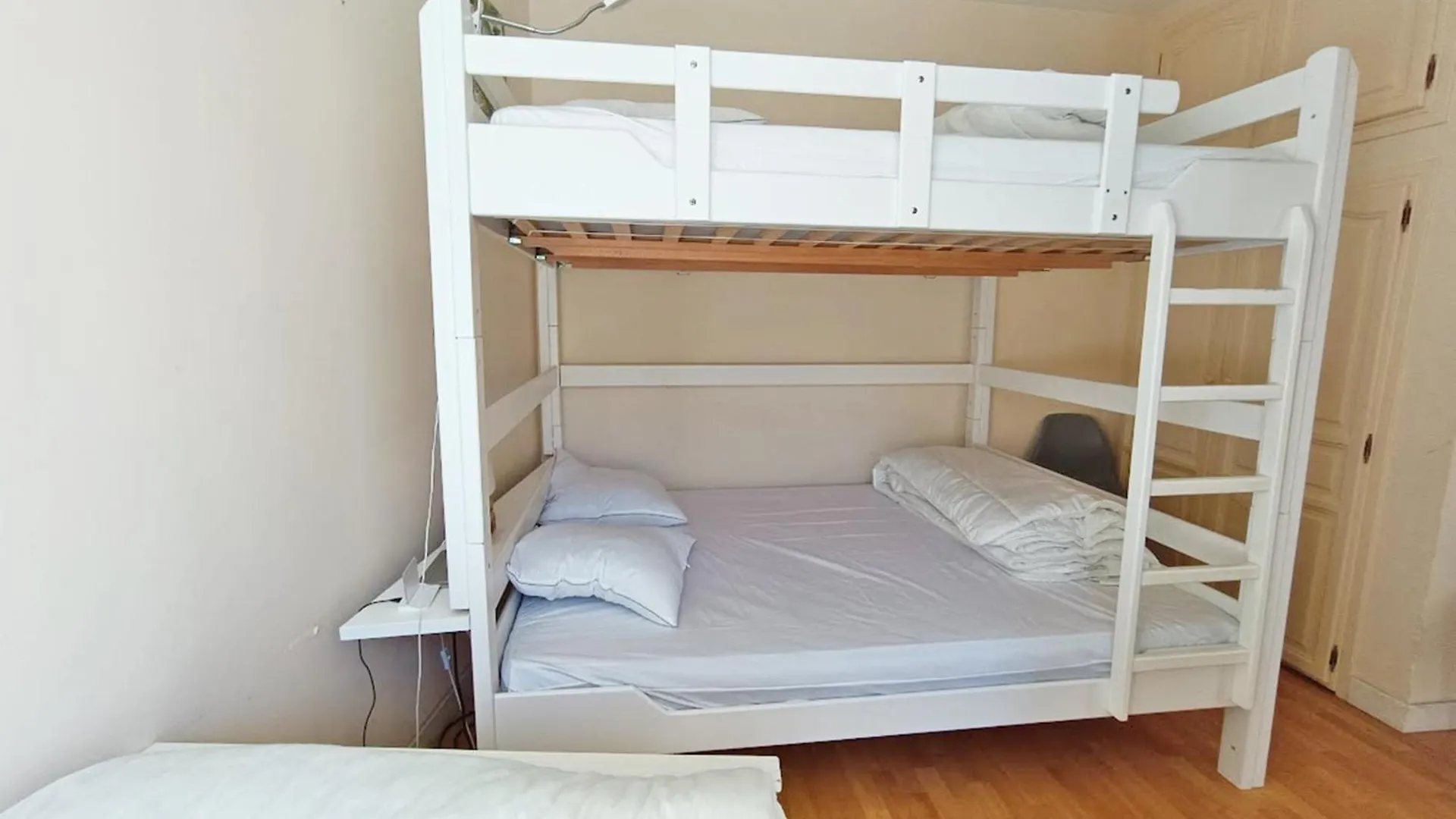 Luchon Holidays, Parking, Wifi, Balcon, Cave, T3 8 Personnes Bagnères-de-Luchon 0*,