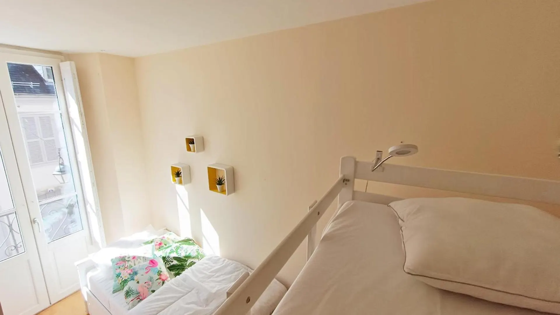 Luchon Holidays, Parking, Wifi, Balcon, Cave, T3 8 Personnes Bagnères-de-Luchon Lejlighed